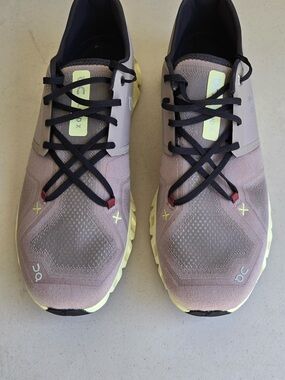 On Cloud / Running Men’s Athletic Shoes in Gray/Brown